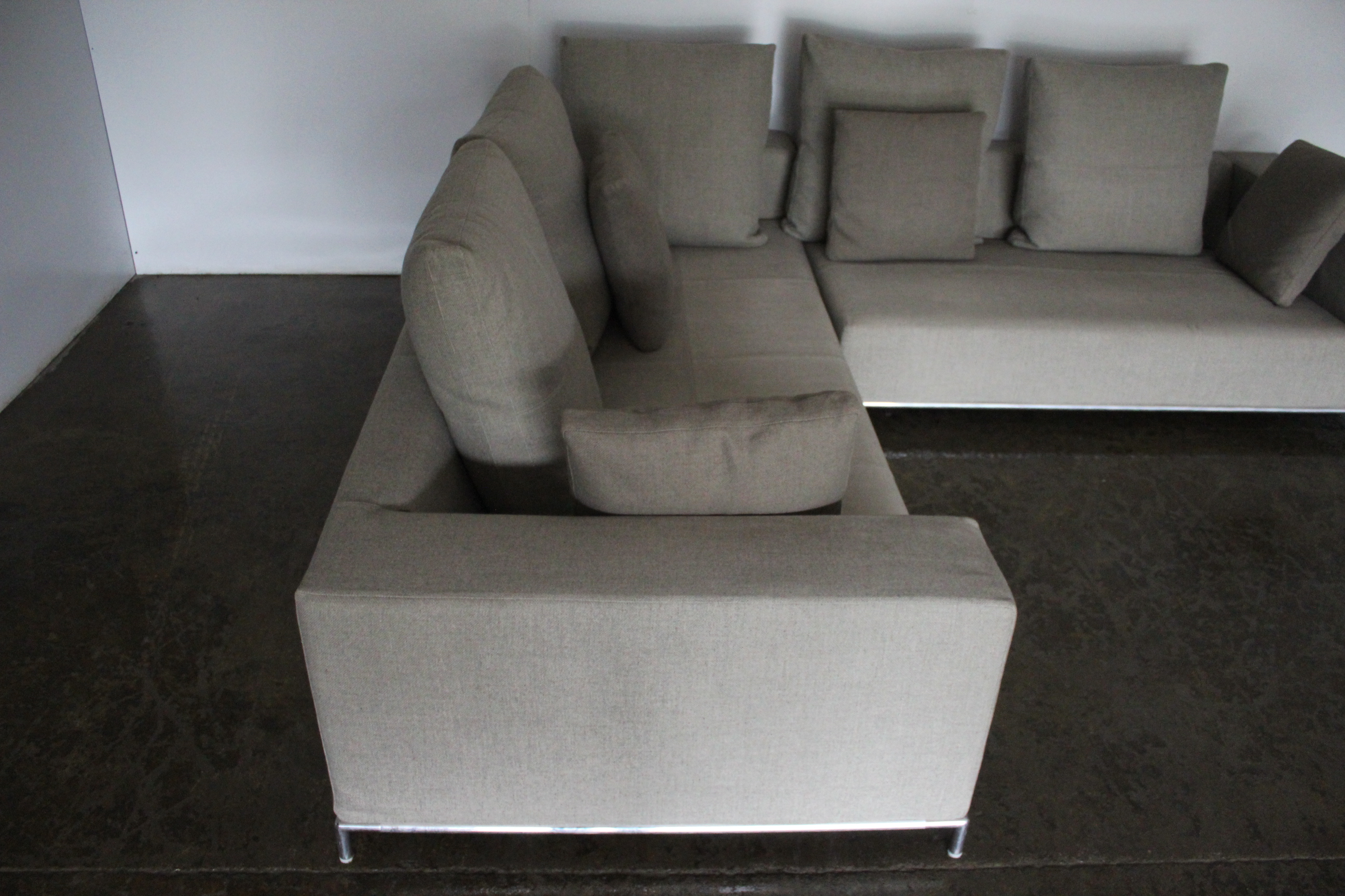 Impeccable B&B Italia "George" L-Shape Sectional Sofa In Mid-Grey Linen ...