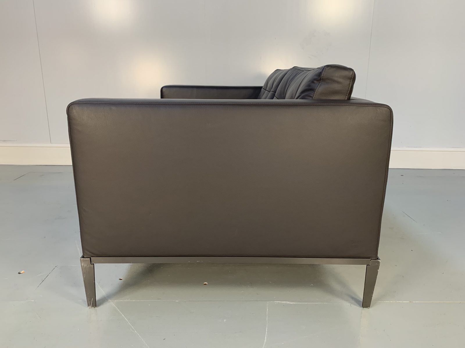 RRP £5,000 - Sublime B&B Italia "AC Lounge ALG152" Compact Sofa In Dark ...