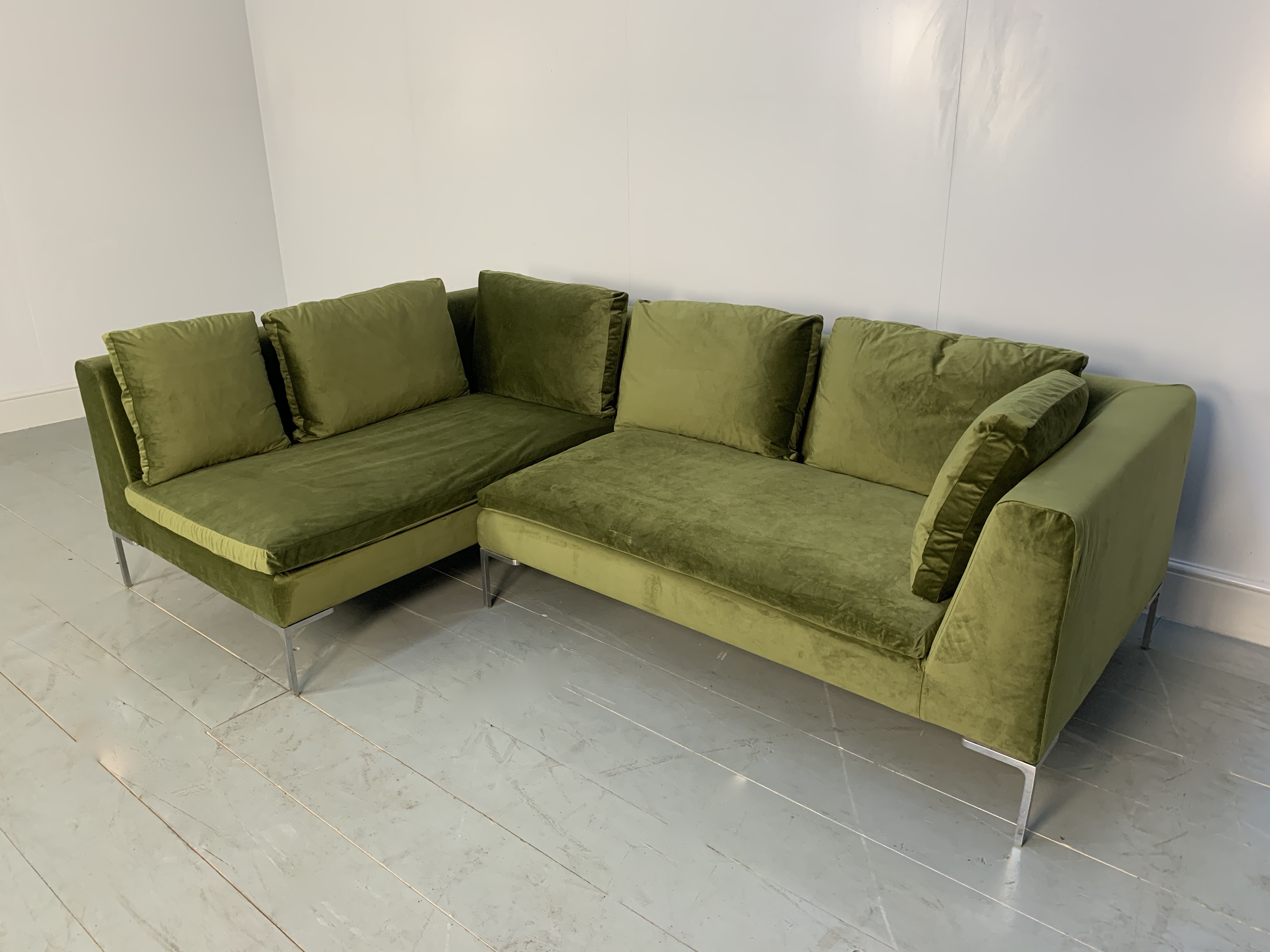 RRP £8000 - Pristine Compact B&B Italia "Charles" L-Shape Sectional ...