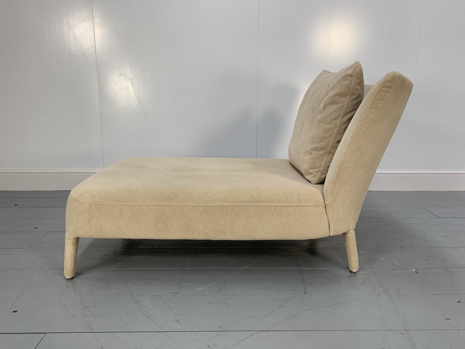 RRP £5000 - Superb Rare B&B Italia "Febo" Chaise Longue Sofa In Cream ...