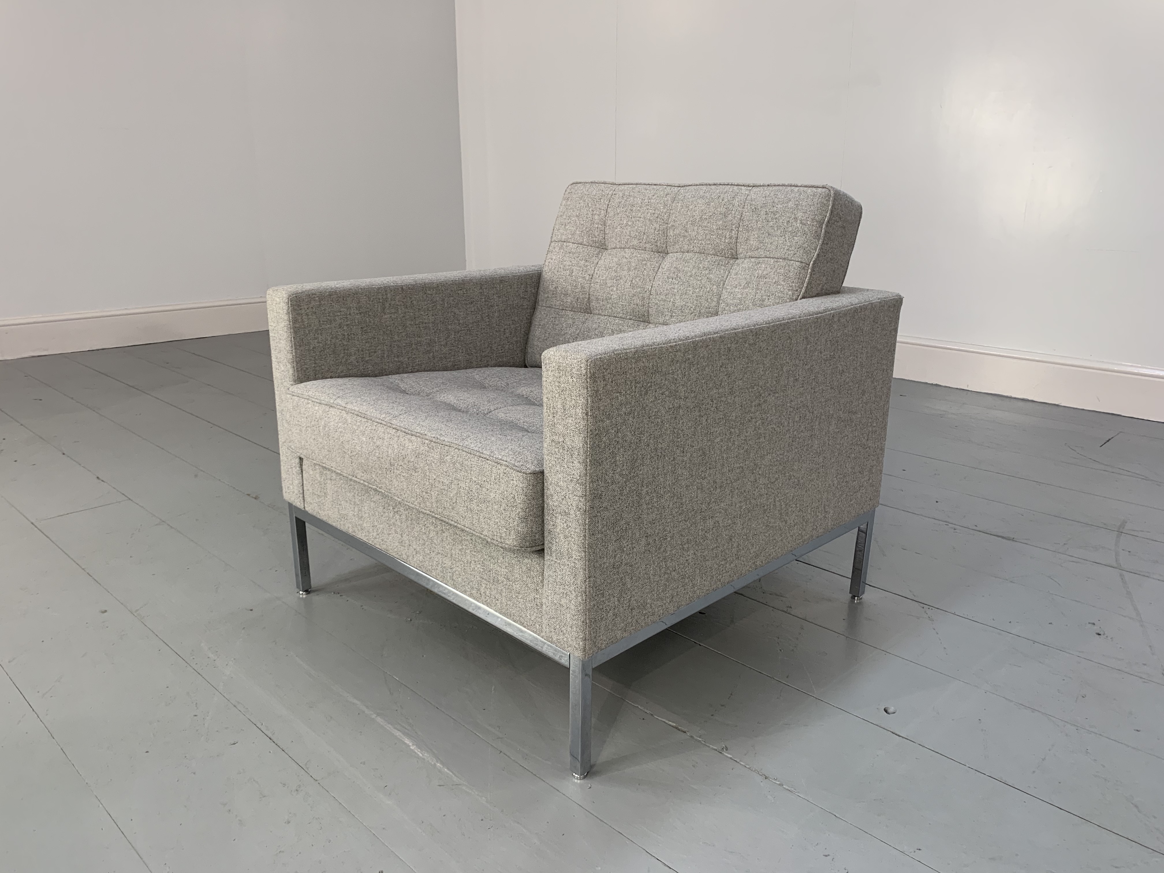 RRP £5750 - Knoll Studio 