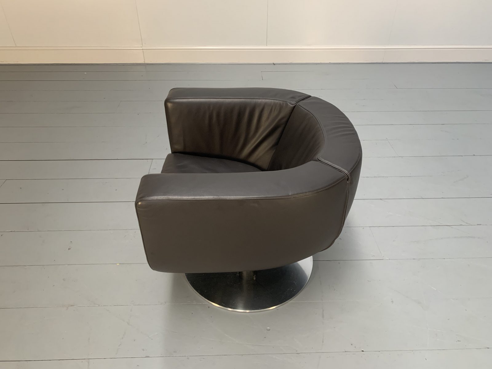 RRP £4000 - B&B Italia "Tulip" Armchair - In Dark Brown "Gamma" Leather ...