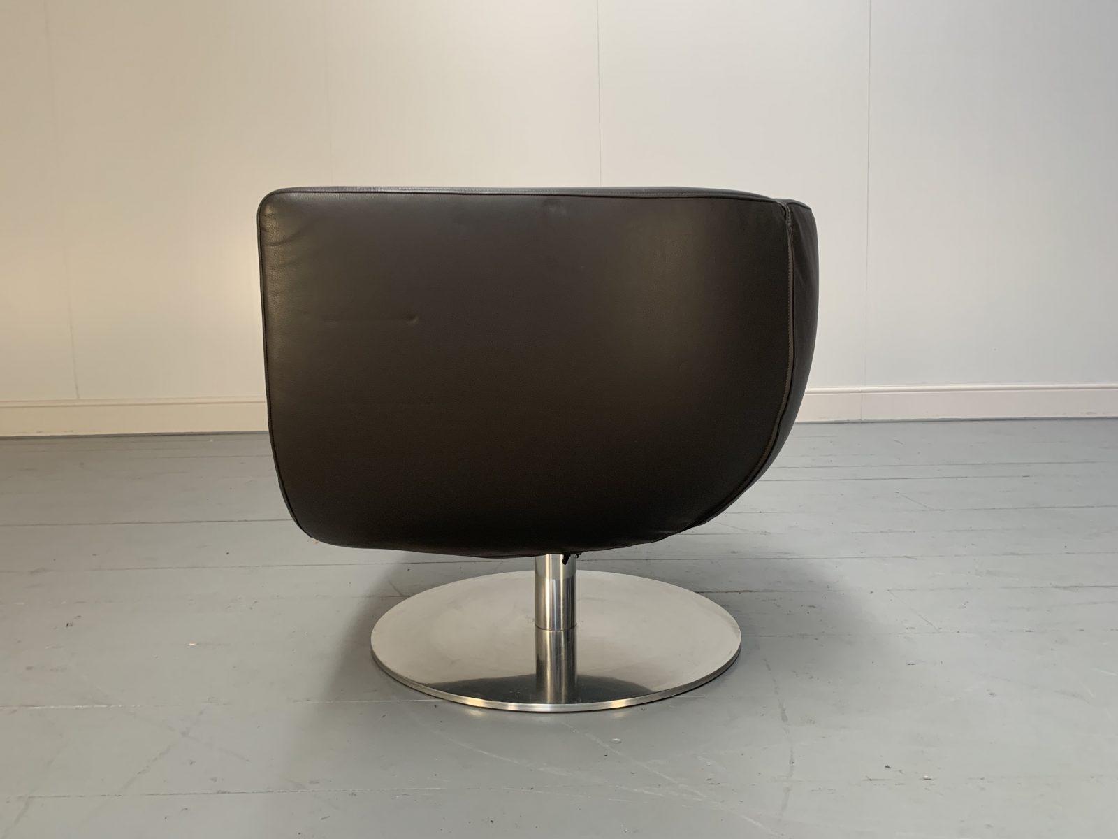 RRP £4000 - B&B Italia "Tulip" Armchair - In Dark Brown "Gamma" Leather ...